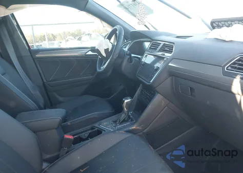 2024 Volkswagen Tiguan 2.0T Se R-Line Black z USA, uszkodzony, nr VIN 3VVCB7AXXRM225694